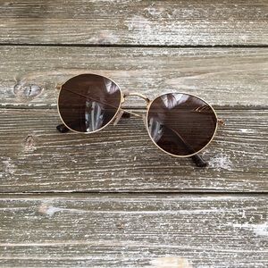 Madewell | Fest Aviator Sunglasses in Gold